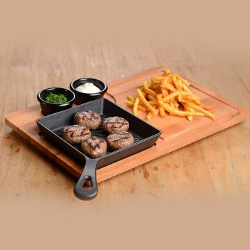 Lava Döküm Mini Kare Izgara Tava Kayın Ahşap Altlıklı Döküm Demir Yekpare Saplı Ölçü 16x16cm. (Sos kapları dahil değildir)