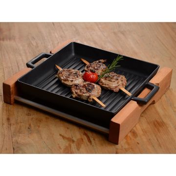 Lava Döküm Kare Izgara Tavası Kayın Servis Ahşabı Döküm Demir Yekpare Çift Kulplu Ölçü 26x26cm.