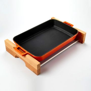 Lava Döküm Dikdörtgen Rosto ve Fırın Tepsisi Kayın Servis Ahşabı Döküm Demir Yekpare Çift Kulplu Ölçü 22x30cm.
