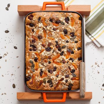 Lava Döküm Dikdörtgen Rosto ve Fırın Tepsisi Kayın Servis Ahşabı Döküm Demir Yekpare Çift Kulplu Ölçü 22x30cm.