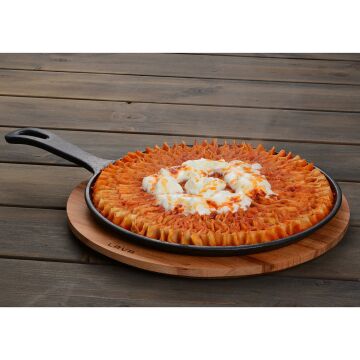 Lava Döküm Yuvarlak Pizza Krep Pankek Tavası Döküm Demir Yekpare Saplı Kayın Servis Ahşabı Çap(Ø)20cm.