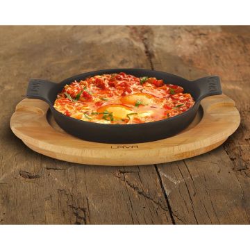 Lava Döküm Yuvarlak Sahan Döküm Demir Yekpare Çift Kulplu Kayın Servis Ahşabı. Çap(Ø)18cm.