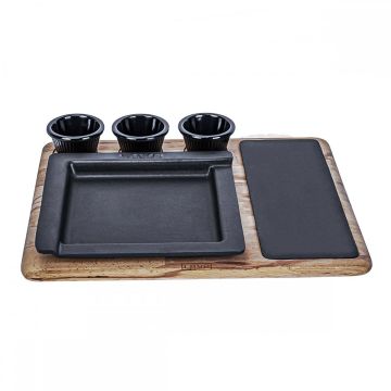Lava Döküm Kare Servis Tabağı Kayın Servis Ahşabı ve Döküm Demir Plaka Ölçü: 22x22cm. (Sos kapları dahil değildir.)